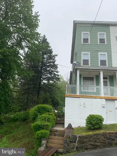 399 Elm St, Tamaqua, PA 18252