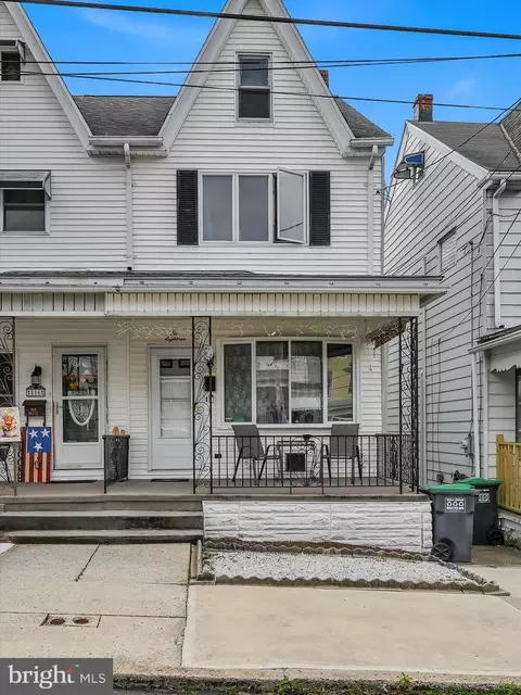 518 W Chestnut St, Frackville, PA 17931
