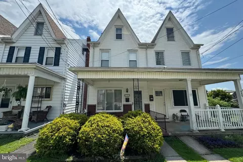 486 W Frack St, Frackville, PA 17931