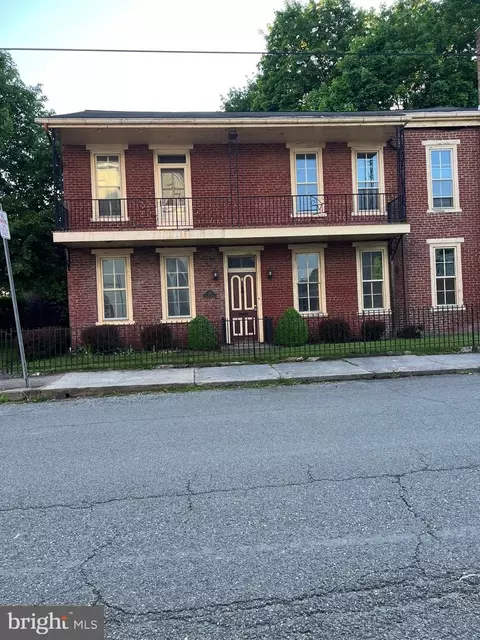 30 N 9th St, Ashland, PA 17921