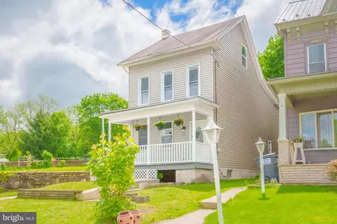 Exterior - 207 E Biddle St, Gordon, PA 17936 photo 1 of 4