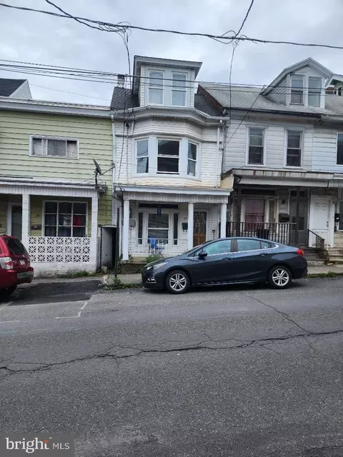 27 S West St, Shenandoah, PA 17976