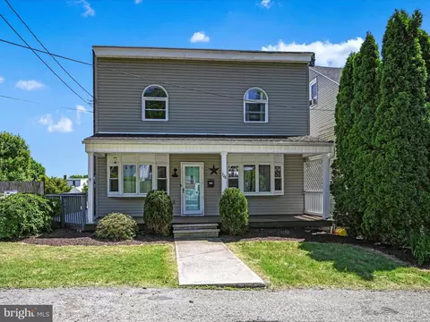 728 W John St, Frackville, PA 17931