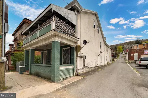 825 W Market St, Pottsville, PA 17901