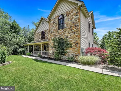 18 Owl Rd, Pottsville, PA 17901