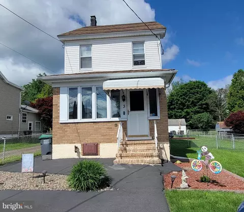 3 1st St, Kelayres, PA 18231