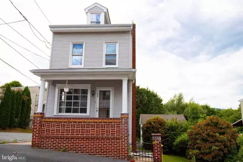 532 Pine Hill St, Minersville, PA 17954
