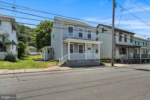 68 E Line St, Tremont, PA 17981