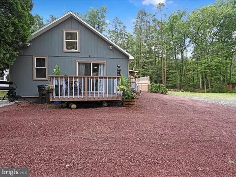 16 Bass Dr, Ashland, PA 17921