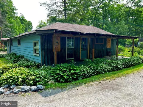 2 Bass Dr, Ashland, PA 17921