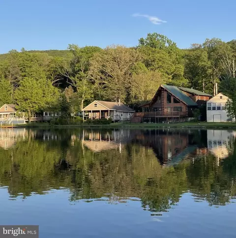 15 King Fisher Dr, Ashland, PA 17921