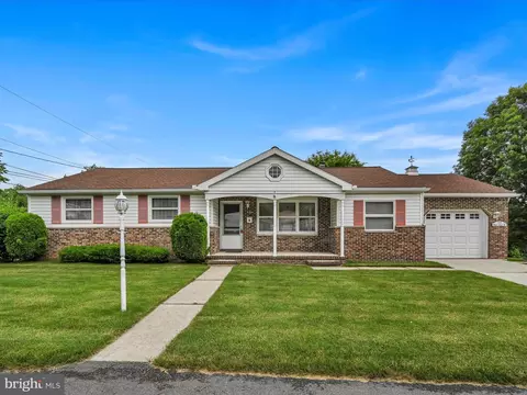 535 W Arch St, Frackville, PA 17931
