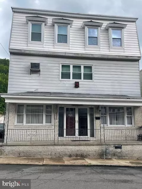 215 N 9th St, Ashland, PA 17921