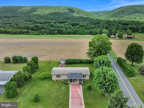 1455 W Maple St, Valley View, PA 17983