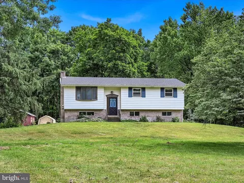 11 Lowland Rd, Schuylkill Haven, PA 17972