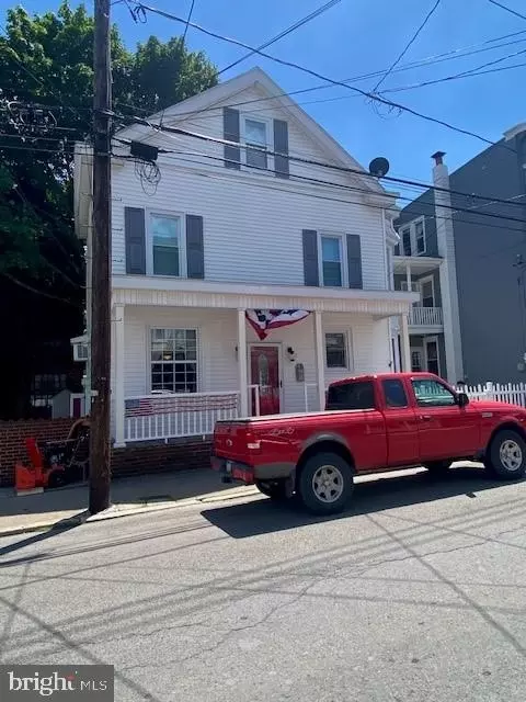 28 E Coal St, Shenandoah, PA 17976