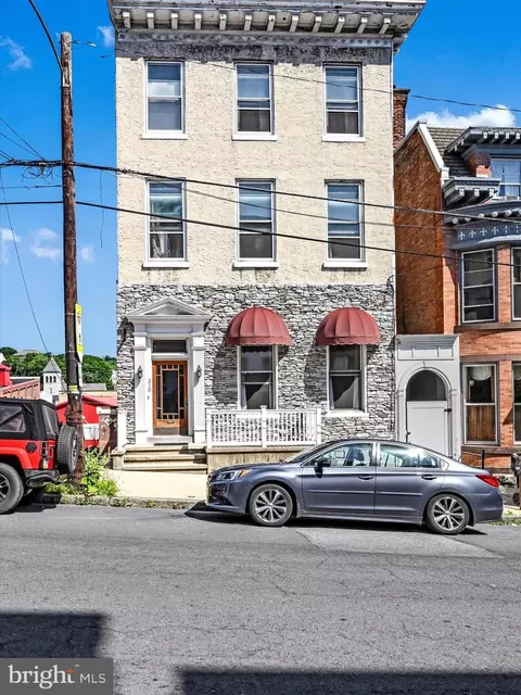 310 Mahantongo St, Pottsville, PA 17901