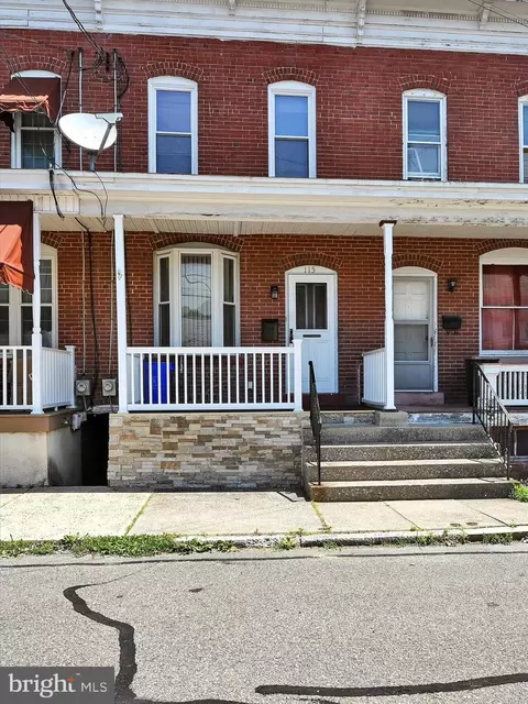 115 S Front St, Saint Clair, PA 17970