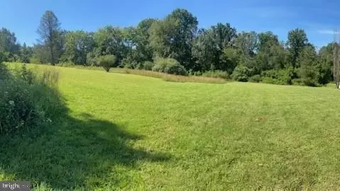 335 Pawnee Dr, Auburn, PA 17922