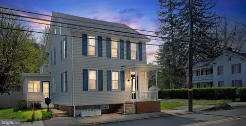 35 N Tulpehocken St, Pine Grove, PA 17963