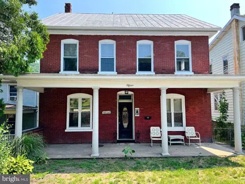15 Railroad St, Landingville, PA 17972