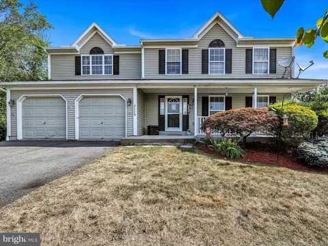 6 Lowland Cv, Pine Grove, PA 17963