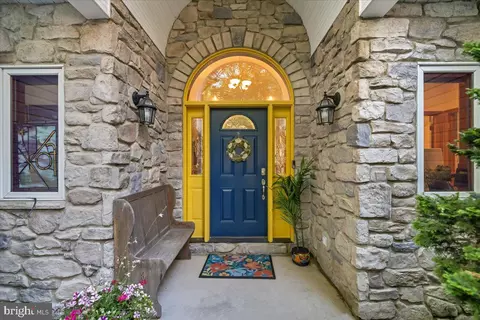 102 Summit Rd, Hazleton, PA 18202 photo 2