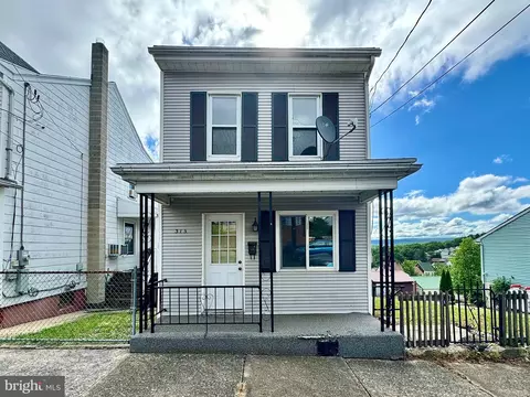 315 Broad St, Saint Clair, PA 17970