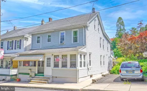 142 W Ridge St, Coaldale, PA 18218