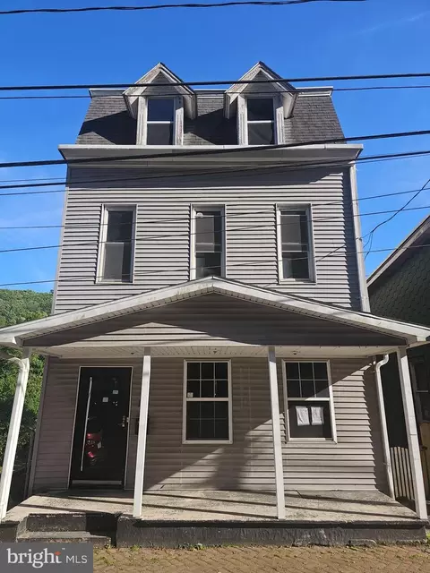 114 E Main St, Tremont, PA 17981