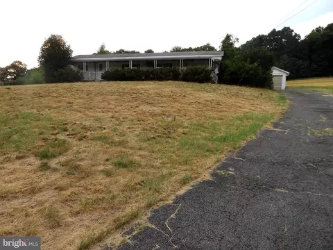 261 Pleasant Valley Rd, Pine Grove, PA 17963