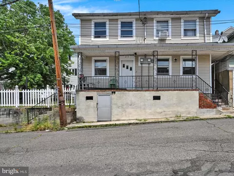 210 Pine St, Minersville, PA 17954