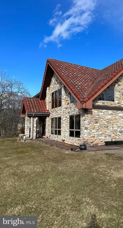 175 Spring Rd, Tower City, PA 17980