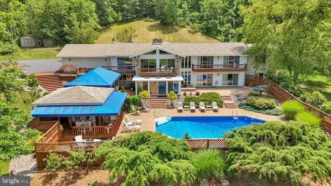 21 Bensinger Dr, Schuylkill Haven, PA 17972
