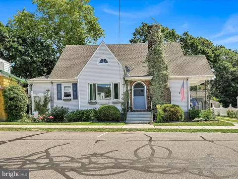 45 N Front St, Saint Clair, PA 17970