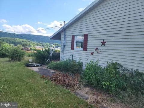 21 Trailer Rd, Ringtown, PA 17967