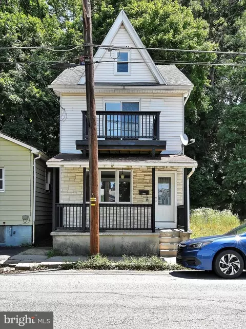 215 Schuylkill Ave, Tamaqua, PA 18252