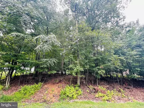 85 Comanche Dr, Auburn, PA 17922
