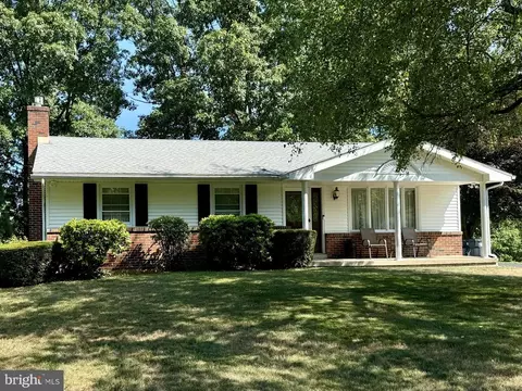 69 Hill Terrace Dr, Pottsville, PA 17901