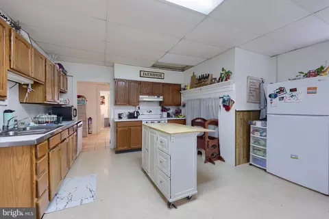 Entry Way - 15 Snyder Rd, Pitman, PA 17964 photo 7 of 10