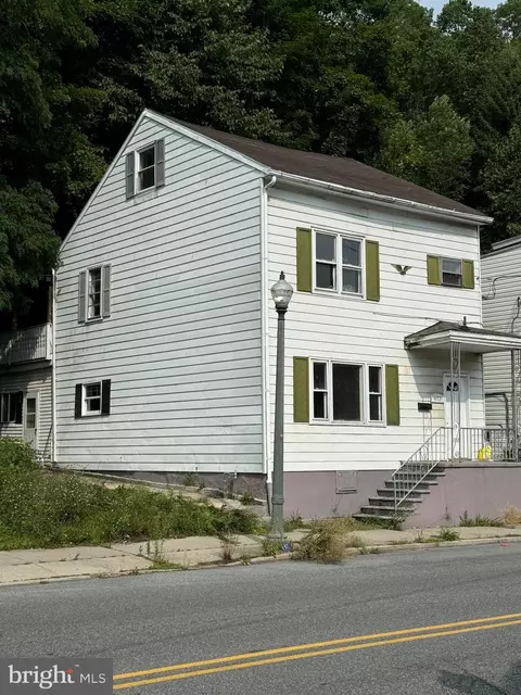 613 N Centre St, Pottsville, PA 17901