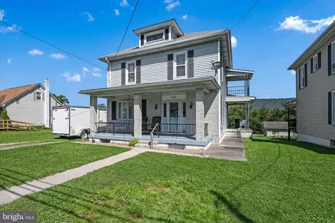 1506 W Main St, Valley View, PA 17983