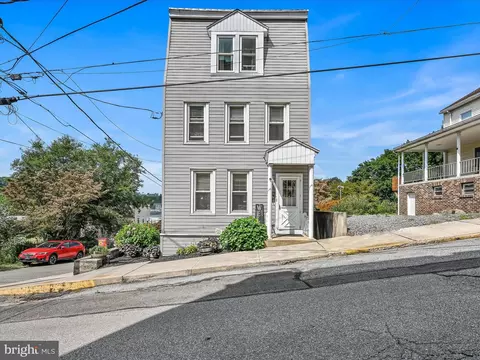 215 Valley St, Port Carbon, PA 17965