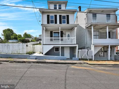 238 Broad St, Saint Clair, PA 17970