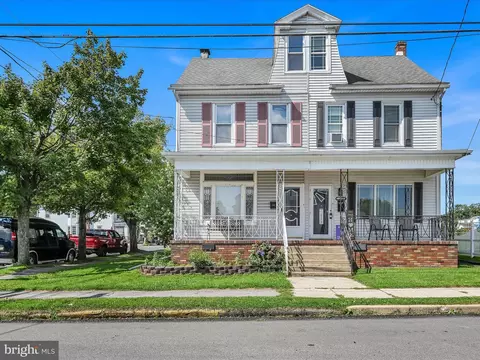 104 N 2nd St, Frackville, PA 17931