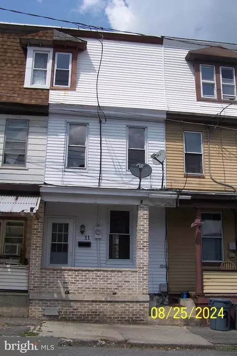 11 W Elm St, Tamaqua, PA 18252