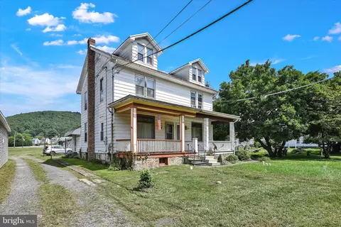 25 Hughes St, New Ringgold, PA 17960
