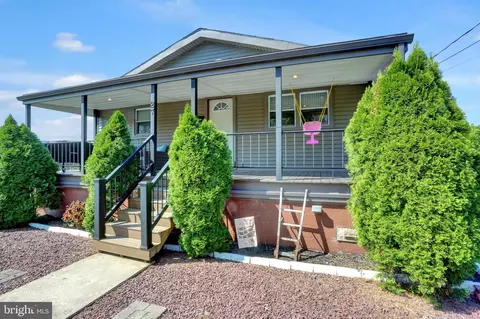 27 Bendigo St, Tower City, PA 17980