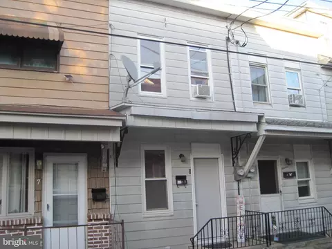 9 S Grant St, Shenandoah, PA 17976