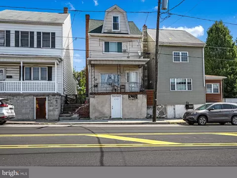 233 S Lehigh Ave, Frackville, PA 17931